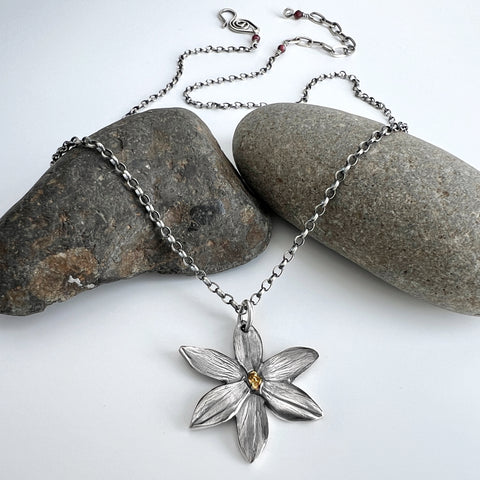 Rosy Posy Flower Necklace