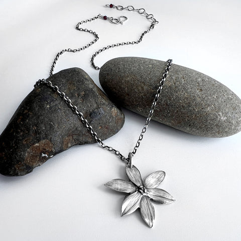Rosy Posy Flower Necklace