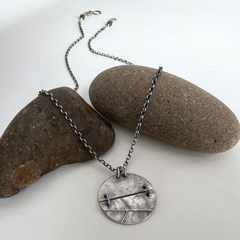 Abstract Circle Leaf Necklace